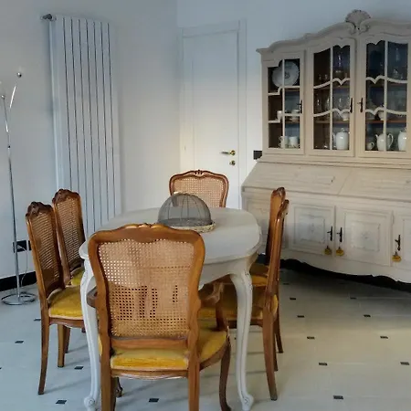Serra Gerace Hotel Genova